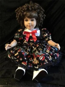 Muñeca Posable MY TWINN 23" Coleccionable Precioso Cabello Rizado 1997 Ojos Azules - Imagen 1 de 24