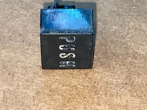 Corvette Seat Belt Push Switch Button GM OEM 68 69 70 71 - Bild 1 von 2