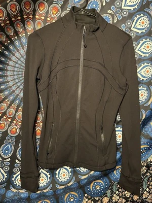 Chaqueta Lululemon Define Luon, talla 6 Foto 1 de 4