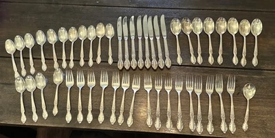 WM Rogers & Sons Victorian Rose Silverplate Flatware Set – 48 Pieces - Image 1 of 4