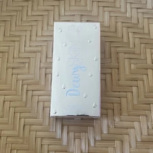 Ciate London Dewy Skin Glass Glow Skin Tint 030 30ml/1 fl oz - Picture 1 of 3