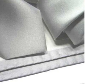 Completo cerimonia bianco e grigio perla cravatta e pochette - Foto 1 di 1