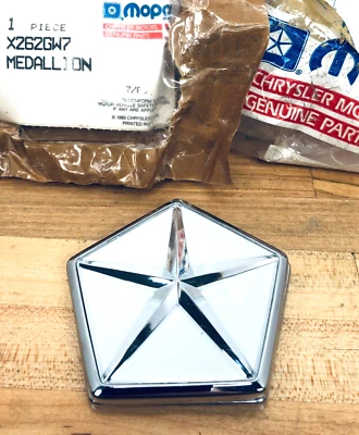 NOS Pentastar Trunk Keyhole Medallion 1988-90 Dynasty 1989-90 New Yorker X262GW7 - Image 1 of 4