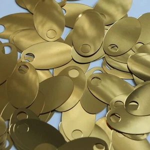 Lentejuelas metálicas doradas muy profundas de 1,25" de lentejuelas ovaladas de agujero grande. Hecho en USA - Imagen 1 de 2
