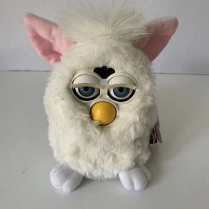 Vintage 1998 Tiger Electronics Furby #70-800 White Snowball w/ Tag Works - Read - Bild 1 von 13