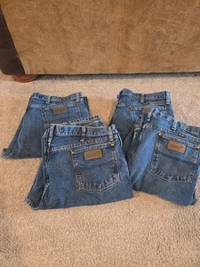Wrangler GEORGE STRAIT Relaxed Fit 36 x 34 Jeans 4 PAAR - Bild 1 von 5
