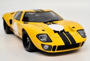 Solido 1/18 Ford GT40 MK1 1968 Yellow / Black Diecast scale model car - Picture 1 of 9