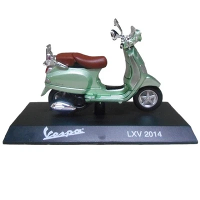 Vespa LXV 2014 1:18 Ixo Salvat Diecast Bike Motorcycle - Image 1 of 3