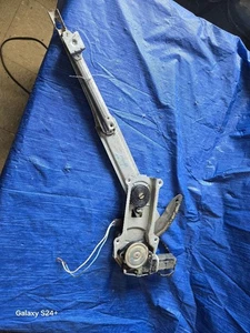 93-97 98 JEEP GRAND CHEROKEE LEFT FRONT WINDOW REGULATOR WITH MOTOR 133624 - Picture 1 of 2