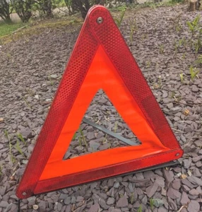 OEM euro Warning Triangle e30 71.60-11297471 - Picture 1 of 3