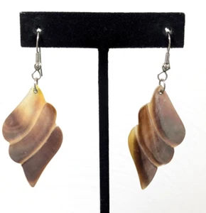 Beachy Coastal MOP Shell Beige Western Drop Dangle Earrings Pierced - Picture 1 of 9