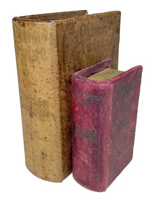 2 libros de imitación pequeños Charles Dickens Oliver Twist caja de almacenamiento de villancicos de Navidad  Foto 1 de 4