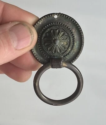 poignee de tiroir tirette ancien en laiton style louis XVI rosace diametre 36 mm - Photo 1/4