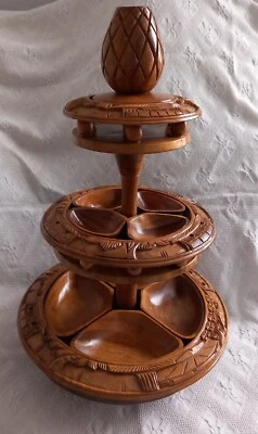 Vintage 1960er große geschnitzte Tiki 3 Ebenen Lazy Susan Affe Schote Holz Ananas Hawaii - Bild 1 von 4