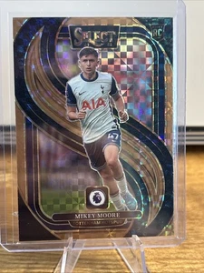 2024-25 Select Premier League Mikey Moore Mezzanine RC Bronze Checker /125 - Bild 1 von 3