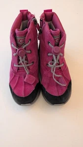Botas de Nieve Ugg Rosa para Niña Cuero Gamuza Cremallera Lateral Talla 13 Impermeables  - Imagen 1 de 8