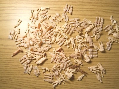 Model Power 120 HO Scale Loose Railroad Train Figures Passengers Workers Porters - Image 1 of 4