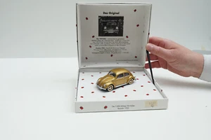 Minichamps 052003 Der Millionste VW-Käfer Baujahr 1955 goldmetallic 1:43 - Bild 1 von 9