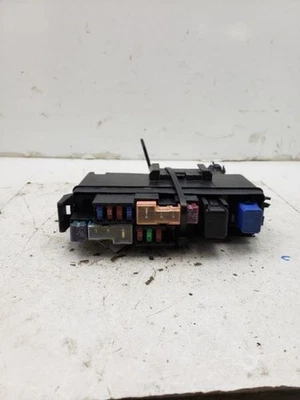 Caja de fusibles motor VIN C 4º dígito VQ35DE frontal compatible con 04 INFINITI G35 755523 Foto 1 de 4