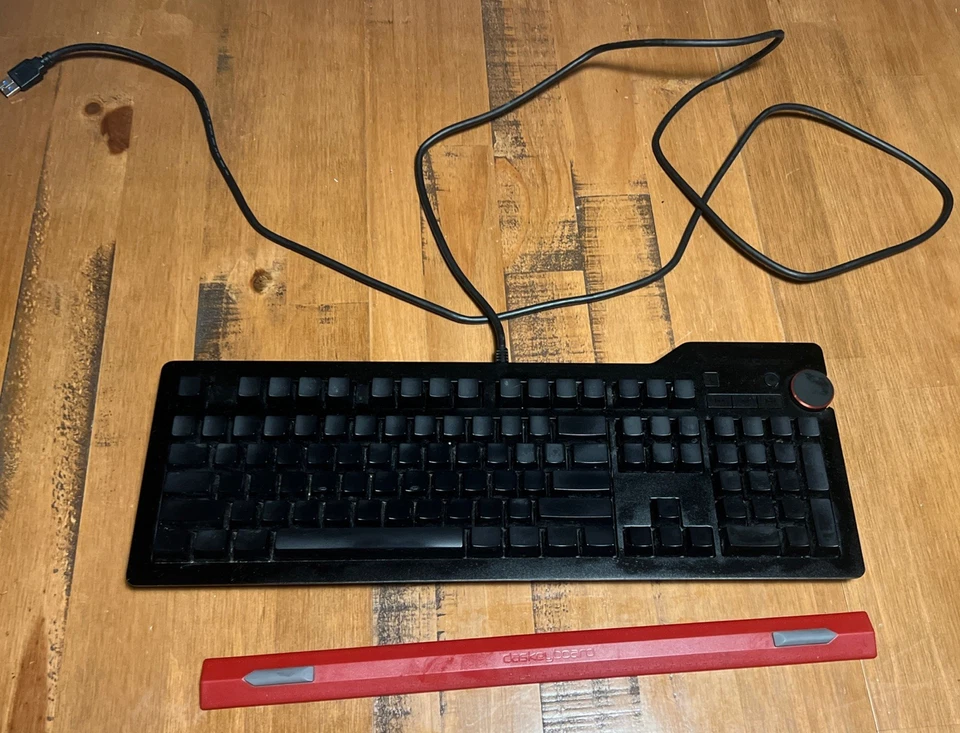 Das Keyboard 4 Ultimate Blank Wired Mechanical Keyboard, Cherry MX Blue Switches - Image 1 of 4