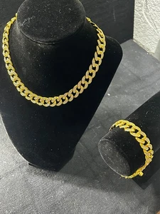 Stunning Gold and Diamond toned, Large Chain Neckless and Bracelet. - Picture 1 of 6