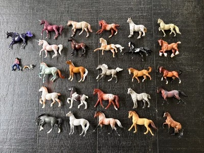 Lot of 26 Breyer Stable Mate Horses Etc - Image 1 of 4