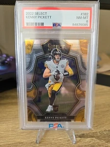 2022 Select Premier Level Kenny Pickett RC #182 PSA 8 Steelers - Bild 1 von 2