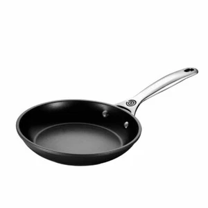 New Le Creuset Toughened Nonstick PRO Fry Pan 9.5" New Unused NWT Le Creuset Pan - Picture 1 of 12