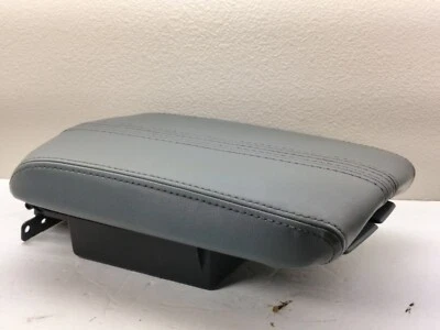 10 - 12 Lincoln MKZ Center Console Lid Armrest Gray Leather 2010 2011 2012 - Image 1 of 4