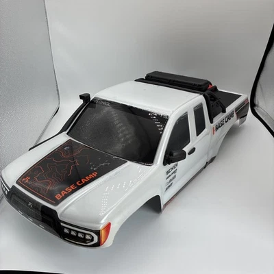 Axial SCX10 III Base Camp Body White With Accessories Snorkel Rack New 1/10 - Image 1 of 4