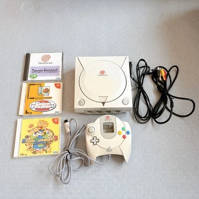 SEGA Dreamcast HKT-3020 Home Console - White Japan Tested Working - Image 1 of 4