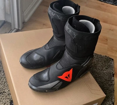 Botas de Motocicleta Racing Hombre Dainese AXIAL 2 AIR Verano Negro/Negro/Rojo Fluo Foto 1 de 4