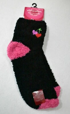 Calcetines polar Xhilaration corazón negro y rosa para mujer nuevos  Foto 1 de 4