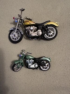 LOTE 2 miniaturas moto ATV Harley Davidson AMF GUILOY 1/24 # 11172 DE COLECCIÓN Foto 1 de 4