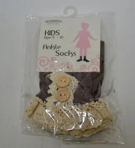 Crochet Ruffle Button Girls Kids Boutique Purple Ecru Ankle Socks Age 5-10 NIP - Picture 1 of 2