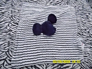 CE/DISNEY ORCHESTRA DOUDOU LANGE PLAT SOURIS MICKEY BLANC BLEU MARINE RAYE 28CM - Picture 1 of 5