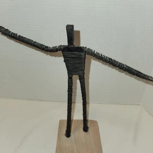 Vintage Brutalistische Metalldraht Figur Skulptur auf Steinsockel Giacometti - Bild 1 von 7