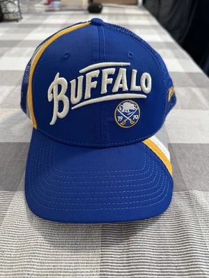 Gorra de camionero New Era azul real/blanco con logotipo de buffalo sabres para hombre Foto 1 de 4