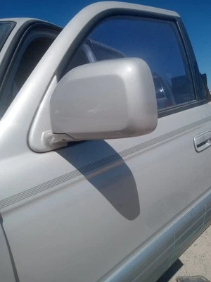 Toyota 4 Runner, Right Electric Side View Mirror, 99-02, Silver, COLOR K84 - Image 1 of 4