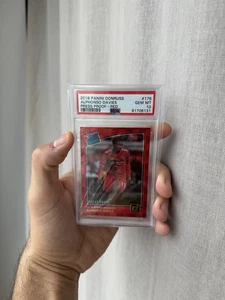 2018 PSA 10 Alphonso Davies Press Proof RED ~ Rookie RC Panini Donruss #176 - Bild 1 von 2