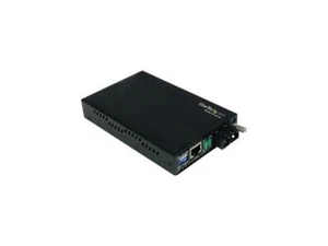 StarTech.com 10/100 Mbps Single Mode Fiber Media Converter SC 30km - Picture 1 of 1