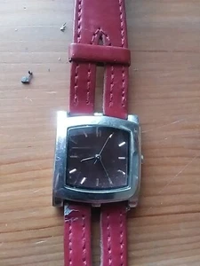 unbranded ladies Watch in good condition & running with a new battery - Picture 1 of 9