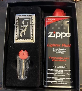 Zippo Gift Set Lizard Lighter Emblem 1998 Design With Flint And Fluid - Picture 1 of 1