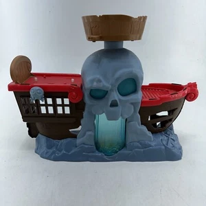 Vintage Jake and the Neverland Pirates BATTLE AT SHIPWRECK FALLS Schiff Bootsspielzeug - Bild 1 von 23