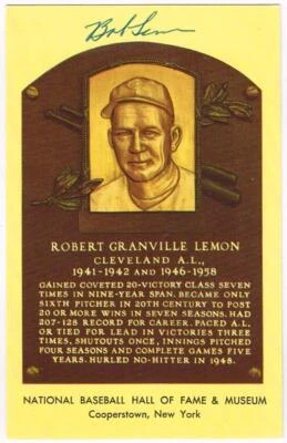 068, Original Autograph PSA/DNA of Bob Lemon (2), Indians, HOF Plaque Postcard - Image 1 of 3