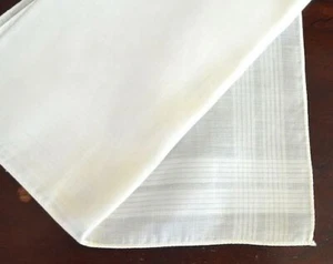 VINTAGE MENS HANDKERCHIEF 1950s WHITE FINE COTTON GEOMETRIC DESIGN NEW W/O TAG - Picture 1 of 2