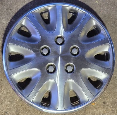 1x Cubierta de rueda tapacubos OEM 1994-95 Chrysler Lebaron Grand Voyager 15" #0B 4684200 Foto 1 de 4