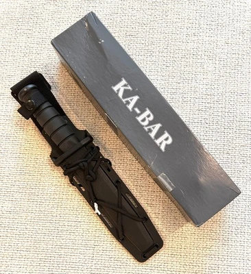 KABAR FIGHTER BAINHA DE PLÁSTICO RÍGIDO BORDA PARCIALMENTE SERRILHADA PRETA 1214 - Imagem 1 de 2