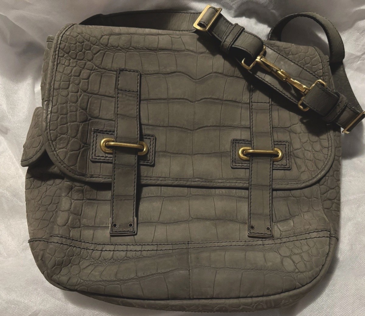 Yves Saint Laurent Medium Messenger Bags for Women for sale