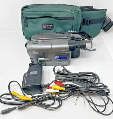 Sony Handycam CCD-TRV40 Camera Video 8 - untested. parts only. No returns - Image 1 of 4